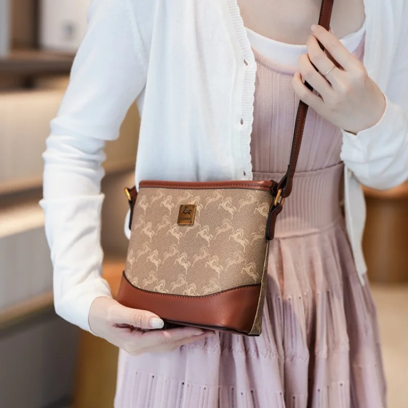 

Women's Shoulder Bag Made Of Adder-Print Leather Boasting Andorra High-End Vintage Neat Spacious Look