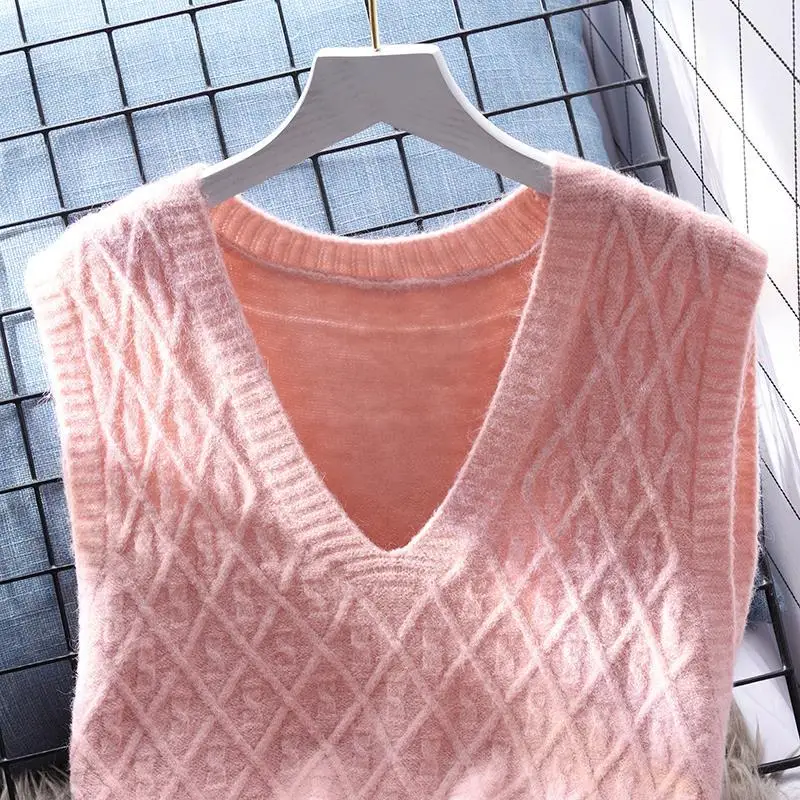 Pink Small Fresh Knit Vest Women's Vest Loose Wear 2023 New Early Autumn V-neck Tank Top Women's Japanese Sweater