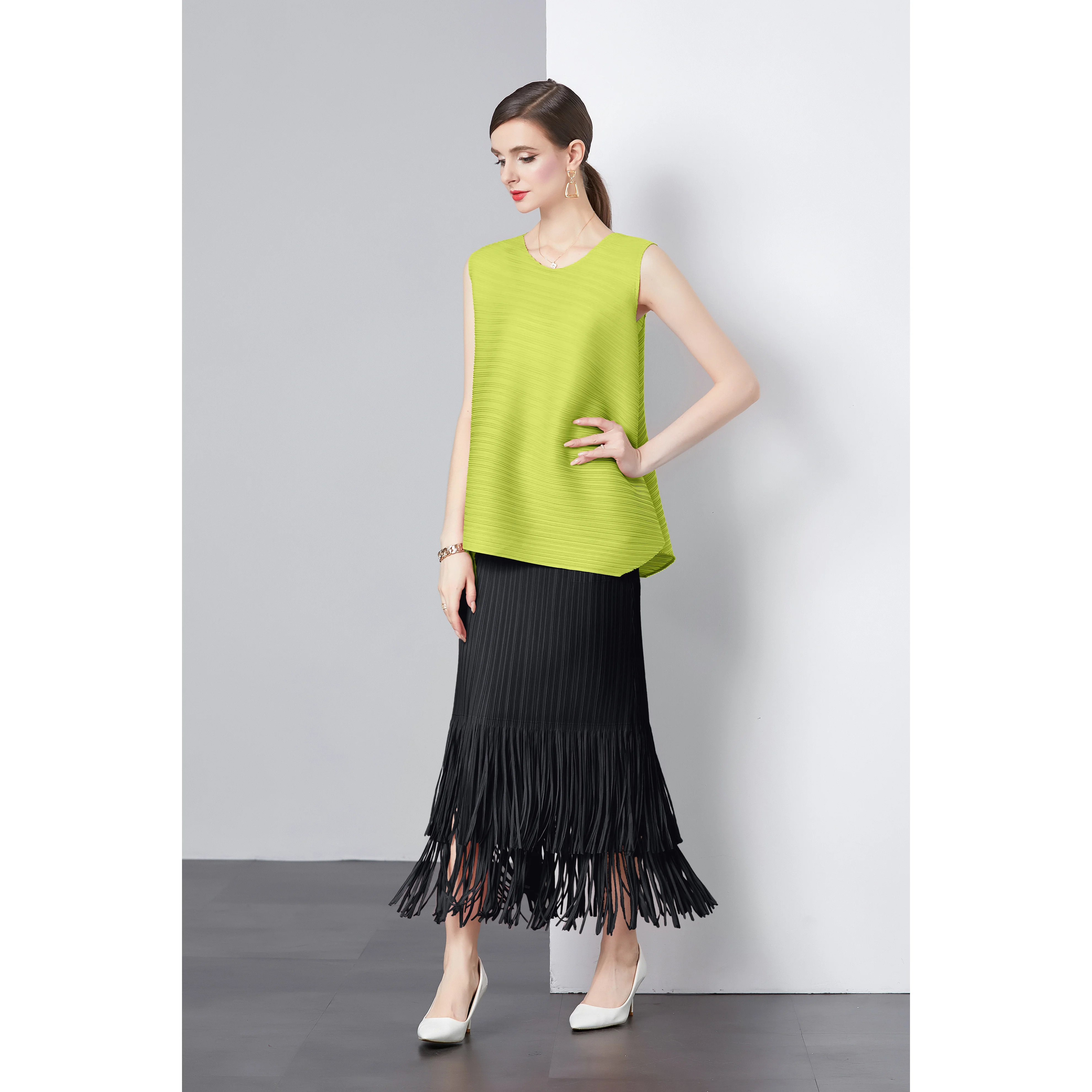 Miyake Foreign Style Irregular Loose Light Luxury Sleeveless Versatile Pleated Top with Double Fringed Hip Skirt 2024