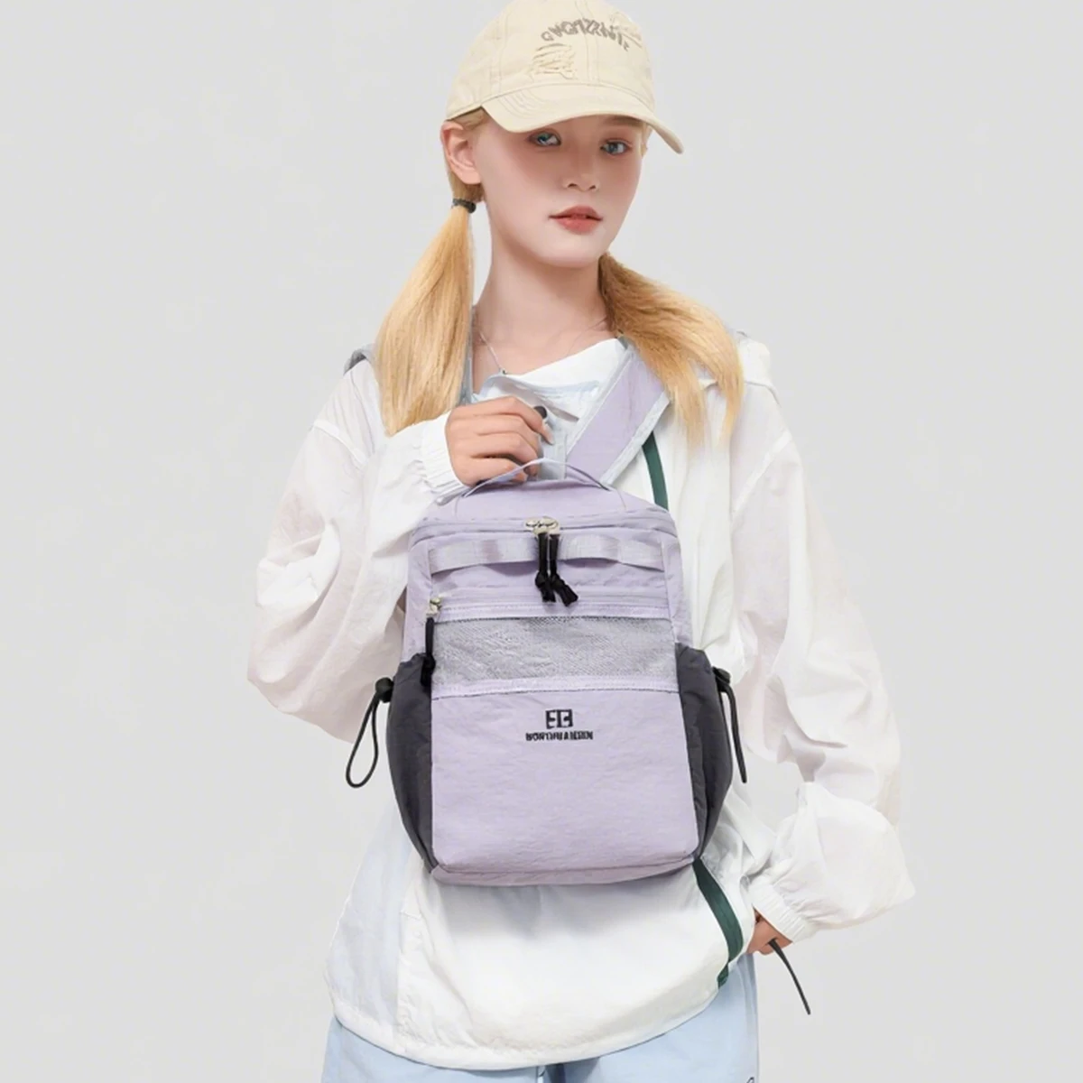 Zaino piccolo da viaggio all'aperto per donna 2025 Nuova borsa da trekking da viaggio leggera Zaino impermeabile Escursionismo ultraleggero Viaggi Shopping Campeggio