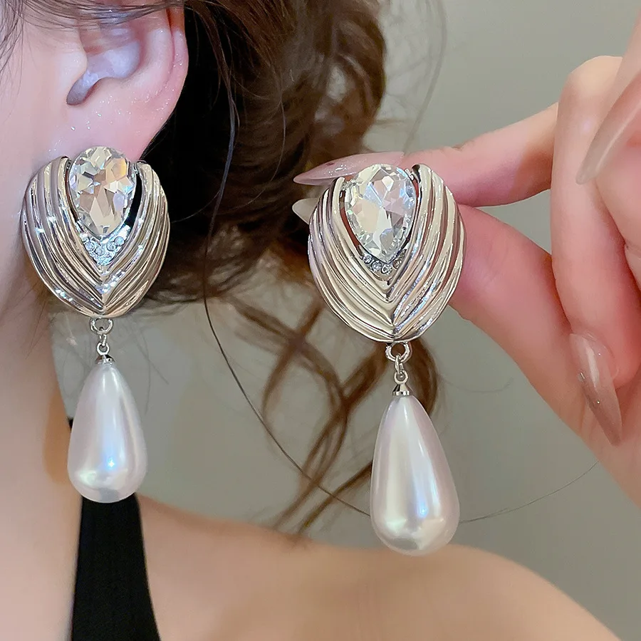 New Europe and America Imitation Pearls Waterdrop Earrings for Women Ladies Crystal Earrings Jewelry Accessories