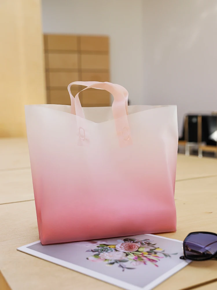 25pcs Gradient Color Frosted Tote Bags Women's Shopping Bag Clothing Store Packaging Bags Plastic Bag Birthday Party Decor