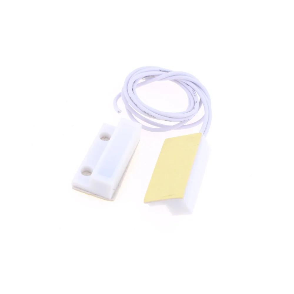 Magnetic switch MC-38 for doors or windows. Sensor normally closed