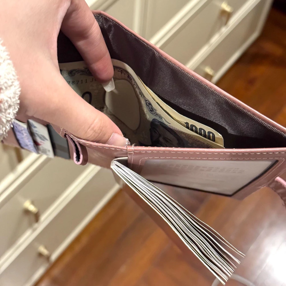 女性のレザーパスポートホルダー財布女性の ID バッグバックルカードホルダー小銭入れ印刷クラッチレザーパスポートホルダー