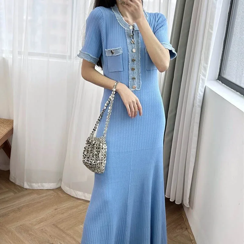 2025 elegante Kontrast Frauen Stricken Maxi Kleid Chic Oansatz Kurzarm Metall Knöpfe Bodycon Kleider Büro Dame Pendeln Robe
