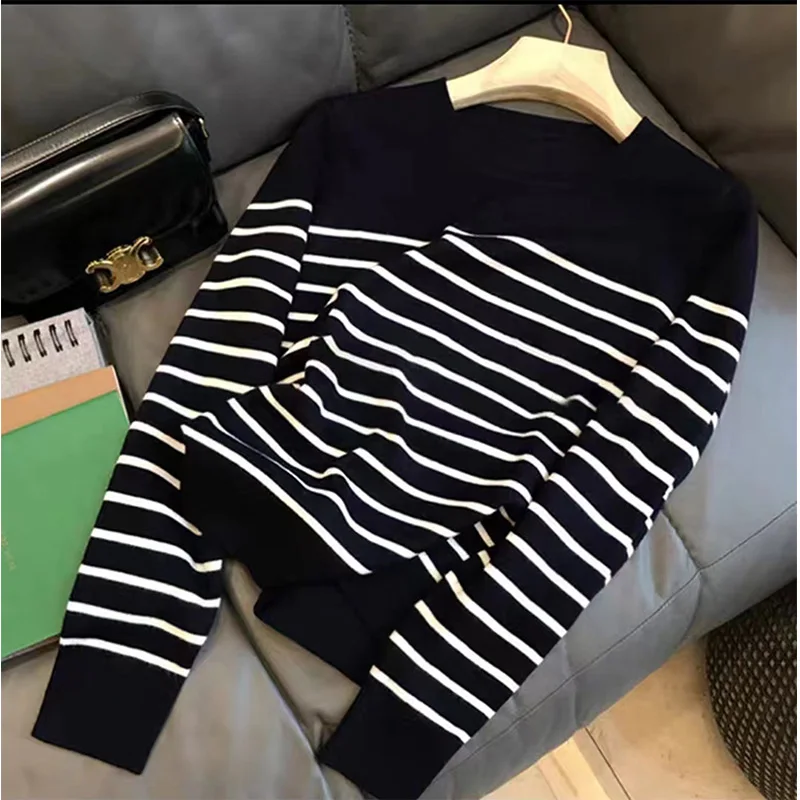 

Women's Knitted Round Neck Sweater Korean Version Fashionable Warm Casual Top 100% Andy Velvet 2025 Autumn And Winter New Item