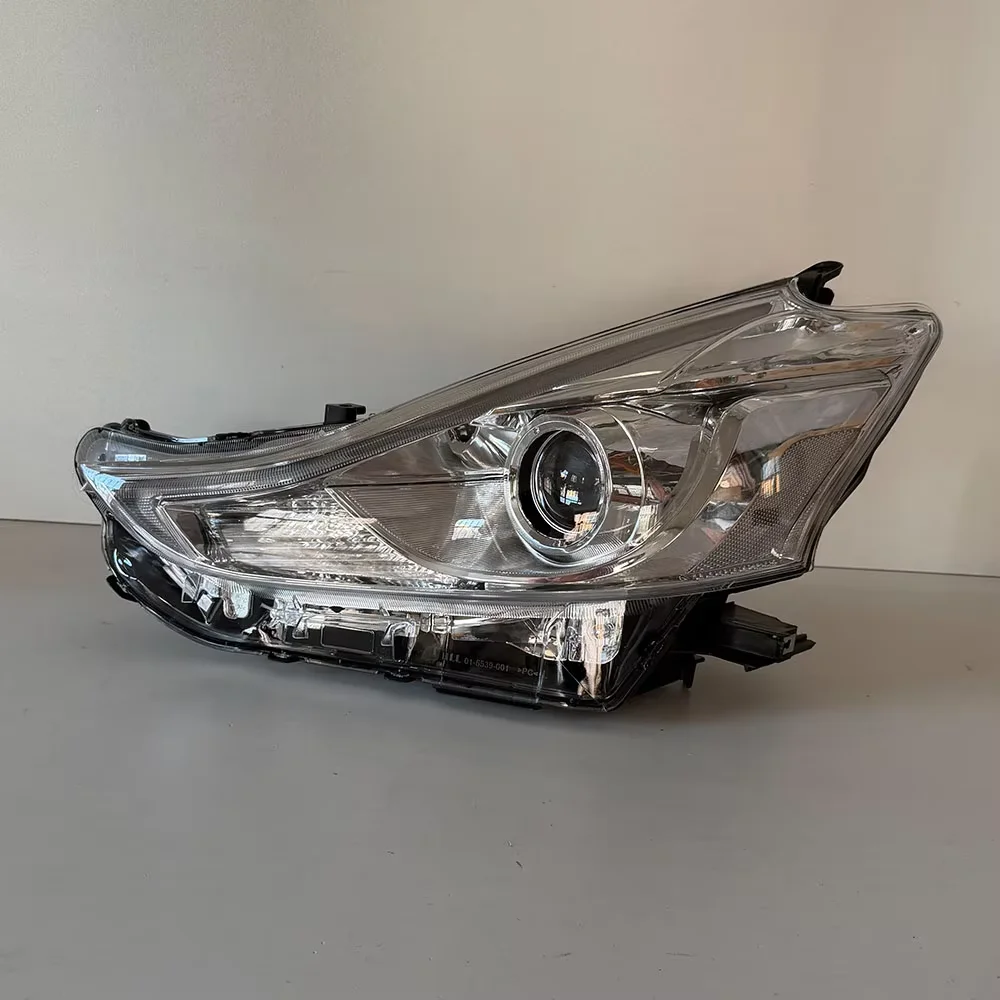 2Pcs Headlight Assembly For Toyota Prius V Alpha ZVW40 ZVW41 2014‑2021 High Spec HID Head Lamp Clear Lens Style