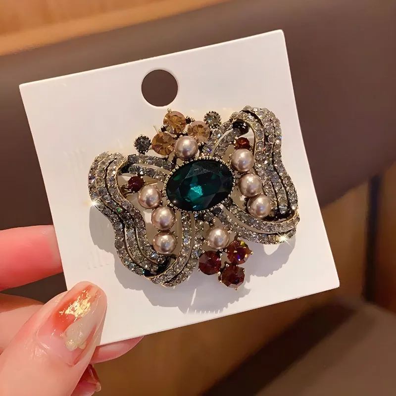 New Retro Luxury Crystal Brooch High-end Women's Niche Designed Anti-slip Buckle Bow Corsage Exquisite Unique Pin Accessory
