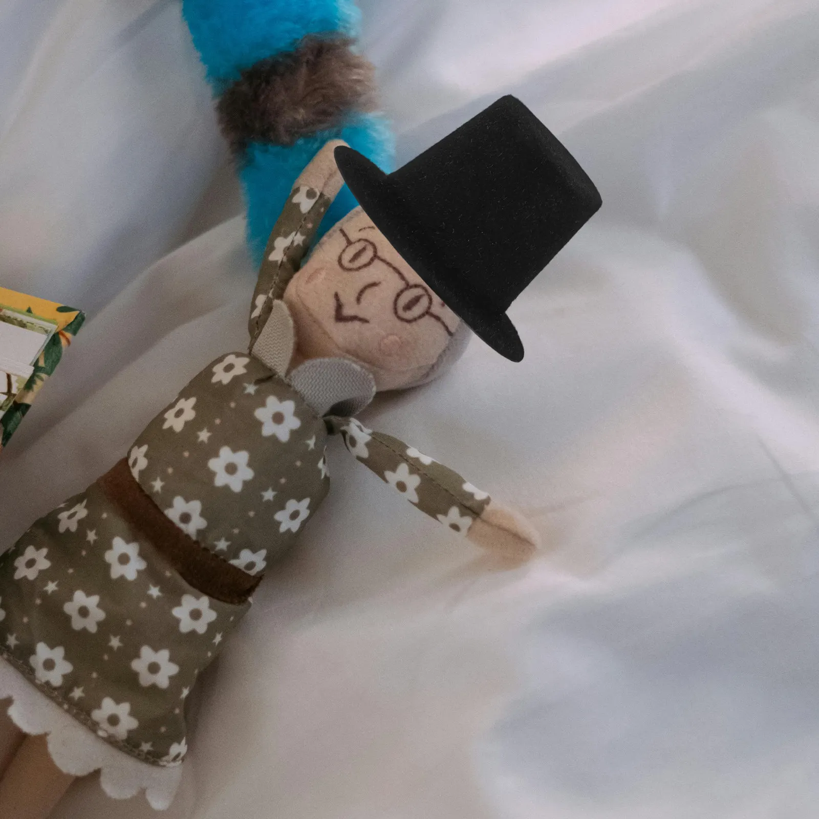 

20 шт. миниатюрных фетровых шляпок-федорелей для поделок, украшения для домашних животных, вязаные шапочки, декоративные колпачки для бутылок