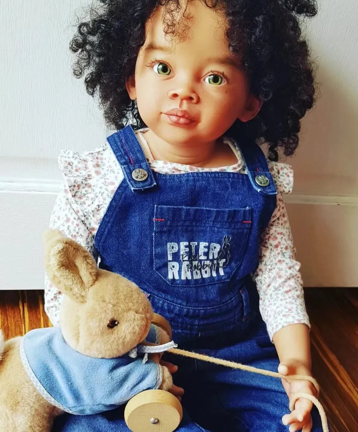 カスタマイズされた 28 インチ リボーン ベイビー メイリ 手根付き巻き毛 完成品人形 アフリカ系アメリカ人