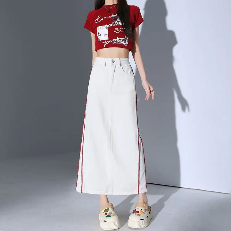 2025 New White Embroidered Back Pocket High Waist Denim Skirt, Mid-Length Slimming Package Hip Slit Skirt