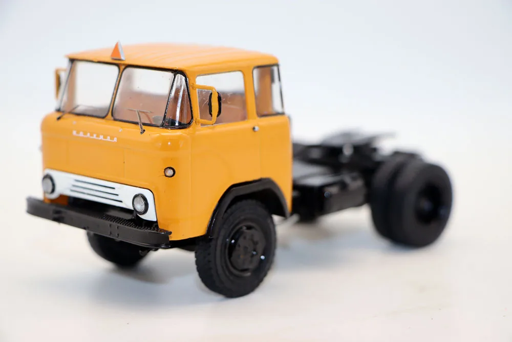 

New SSM 1/43 Scale KAZ-608 tractor USSR Truck Diecast Alloy Toys Model for Collection Gift SSM1290