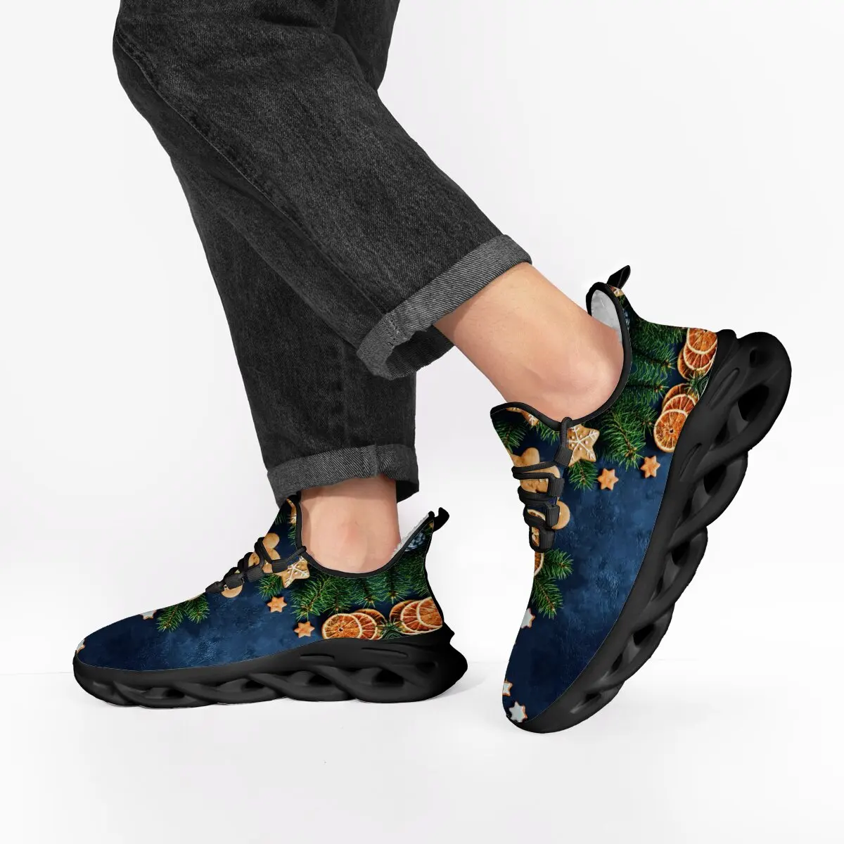 Baskets femmes doublées polaire Branches de pin de noël pain d'épice chaussures de sport doux et confortable chaussures de mode en plein air antidérapantes