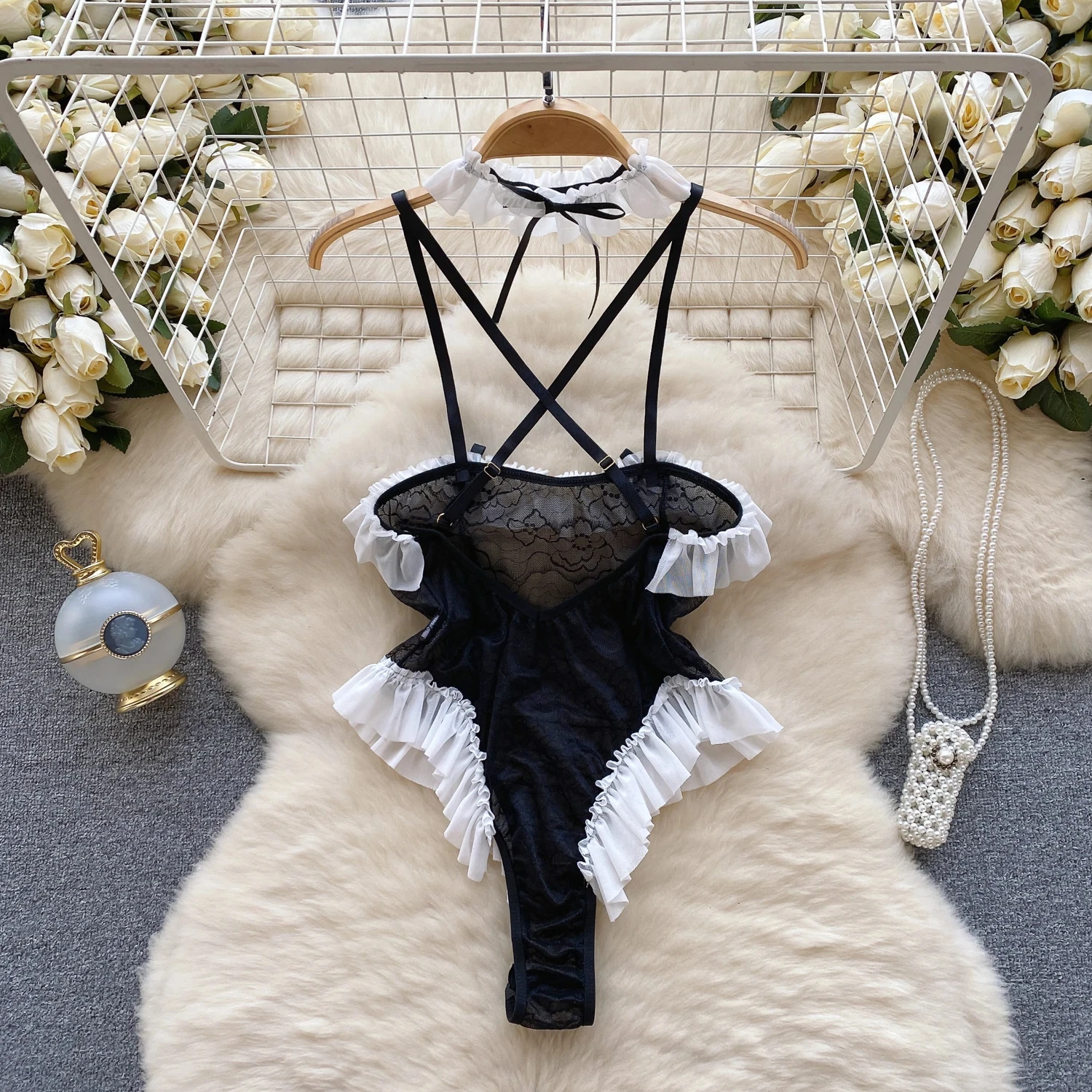 Donne Camis Porno body uniforme Sheer sensuale Bodycon salopette corta femminile erotico con apertura sul cavallo Cosplay pagliaccetti Sexy Ruffles Lace