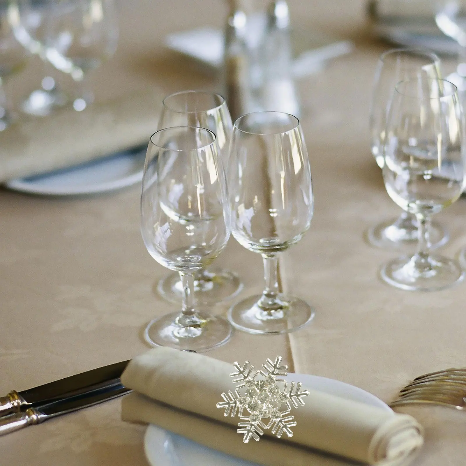 

8PCS Napkin Rings Serviette Buckles Christmas Decoration Snowflake Design Elegant Party Wedding Birthday Corporate Event Bling