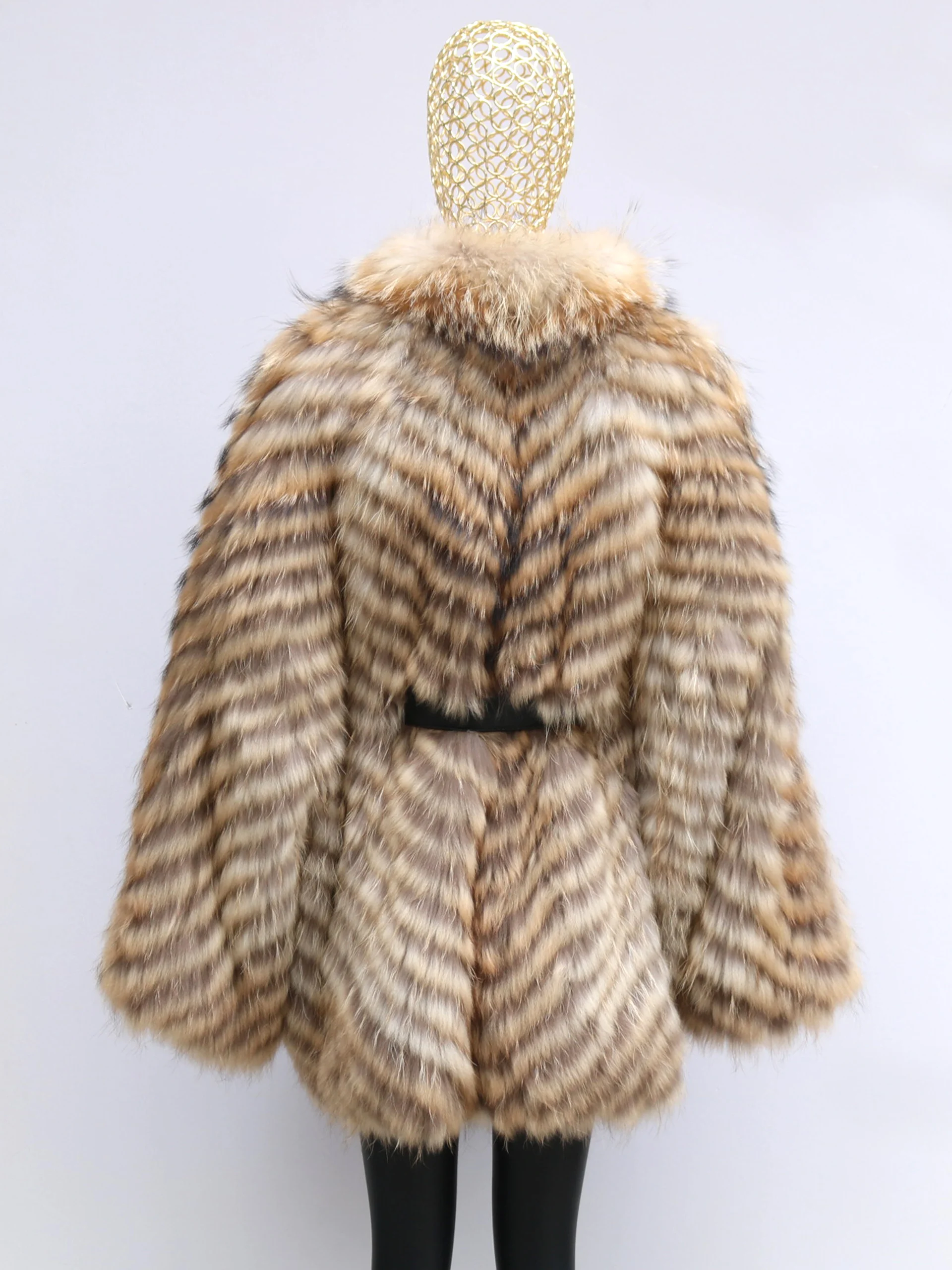2026 Winter New Fur Strip Sewed Together Short Style Thin Raccoon Fur Fox Fur Coat Young Women's Coat