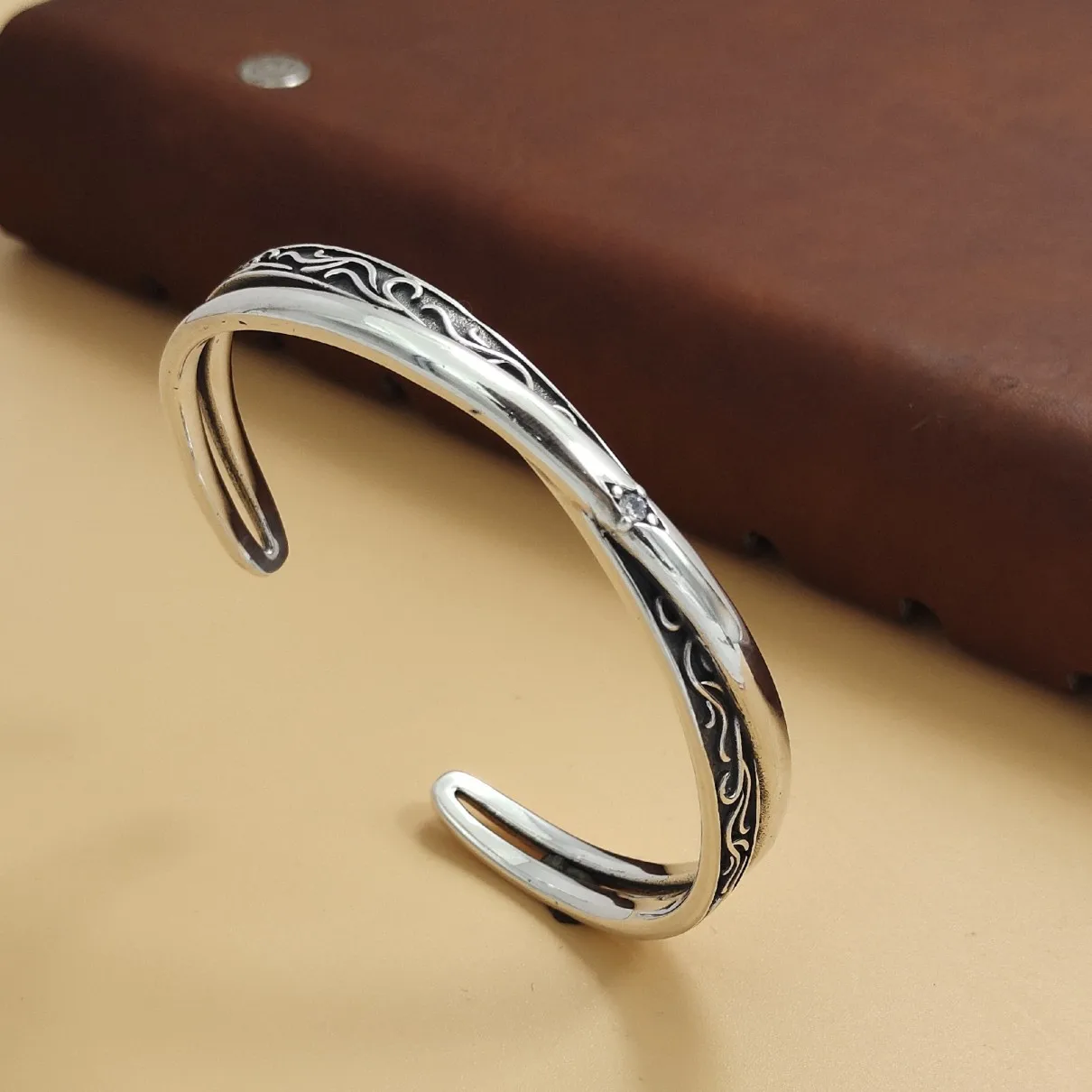 S925 sterling silver feather pattern artsy glossy twisted bracelet fashion solid girlfriend