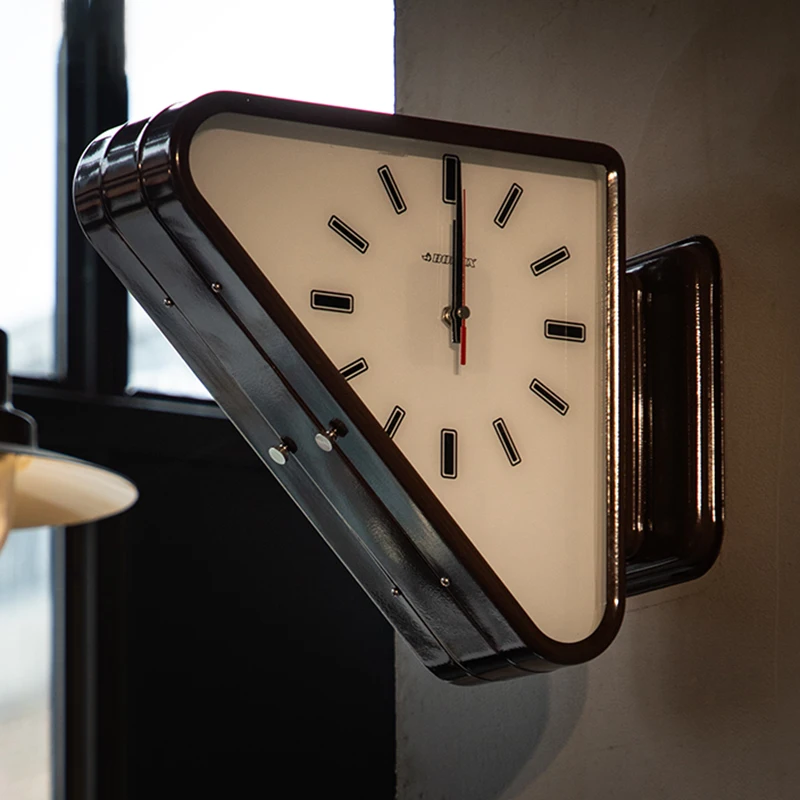 Metal Modern Wall Clocks Double-sided Triangular Wall Clock Silent Quartz Aesthetic Watches Living Room Clocks Decoration