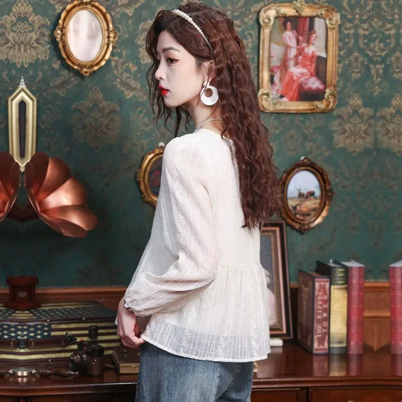 

Long Sleeve Shirts Womens Satin Blouse Buttoned Oversized Turn Down Collar French Casual Chic Lady Outfit Fashionable Trendy