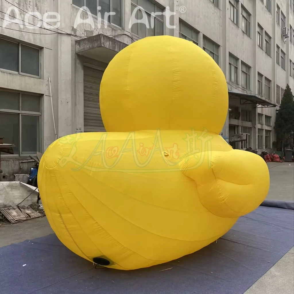 Werbung für Outdoor-Events, gelbes Entenballonmaterial mit Gebläse