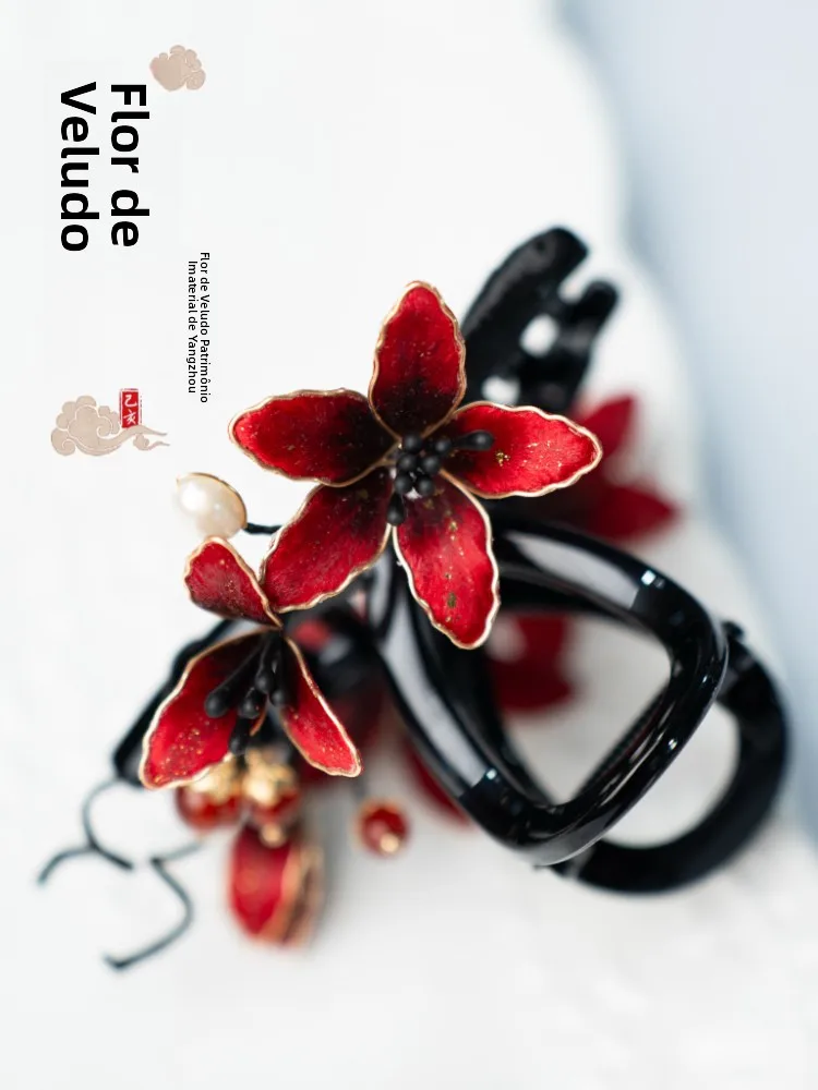 fermaglio-per-capelli-artigianale-in-seta-con-fiore-di-prugna-in-velluto-yuzhou-elegante-e-versatile-bellezza-della-seta
