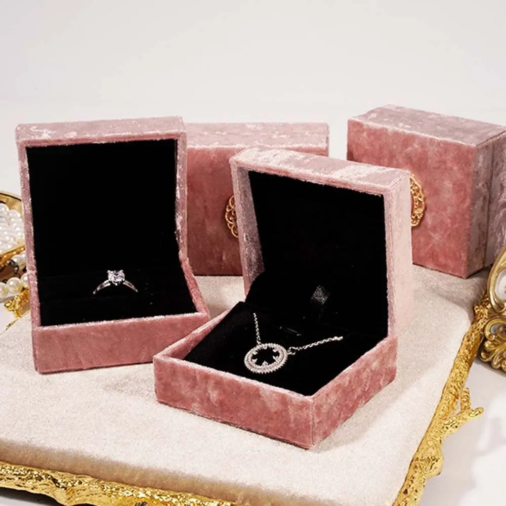 Porte-bague de mariage rose, boîte d'emballage cadeau, boîte à bijoux en velours rose, boîte à collier, étui de rangement pour matiques