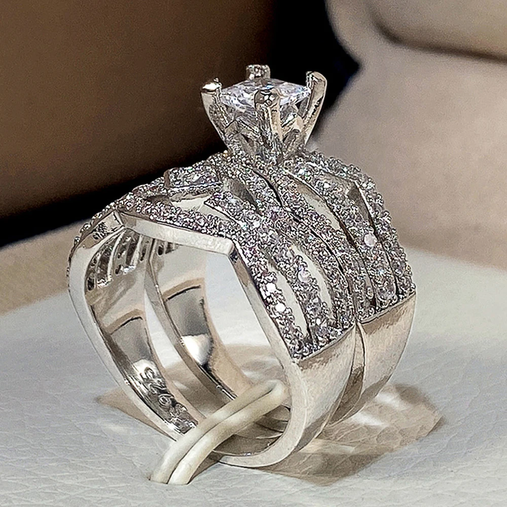 Huitan Trendy 2 PCS Set Rings for Engagement Wedding Crystal Cubic Zirconia Luxury Women Rings High Quality Silver Color Jewelry