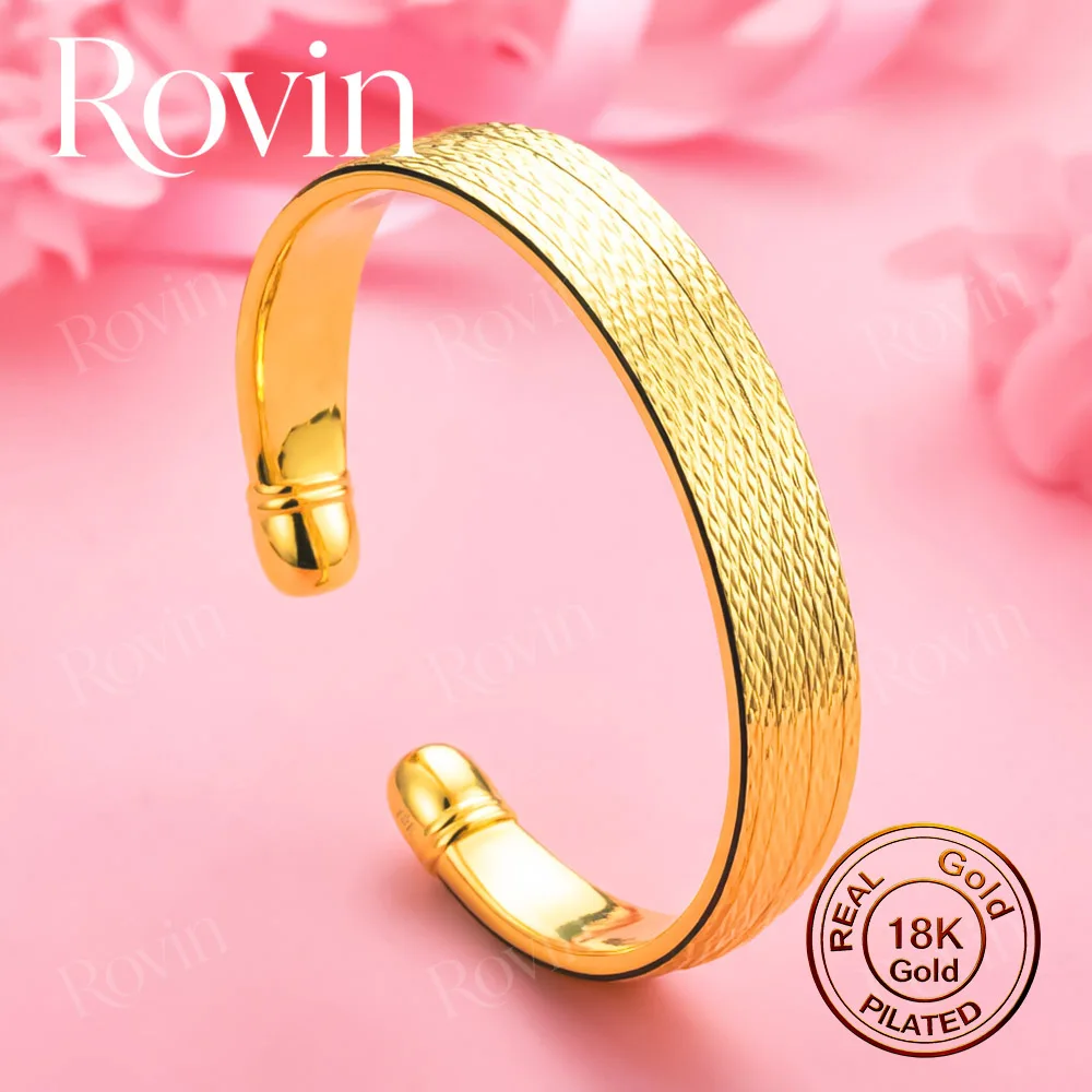 18K Gold Open Bangle with Exquisite Woven and Brushed Texture – A Stylish Accessory for Weddings and Parties
