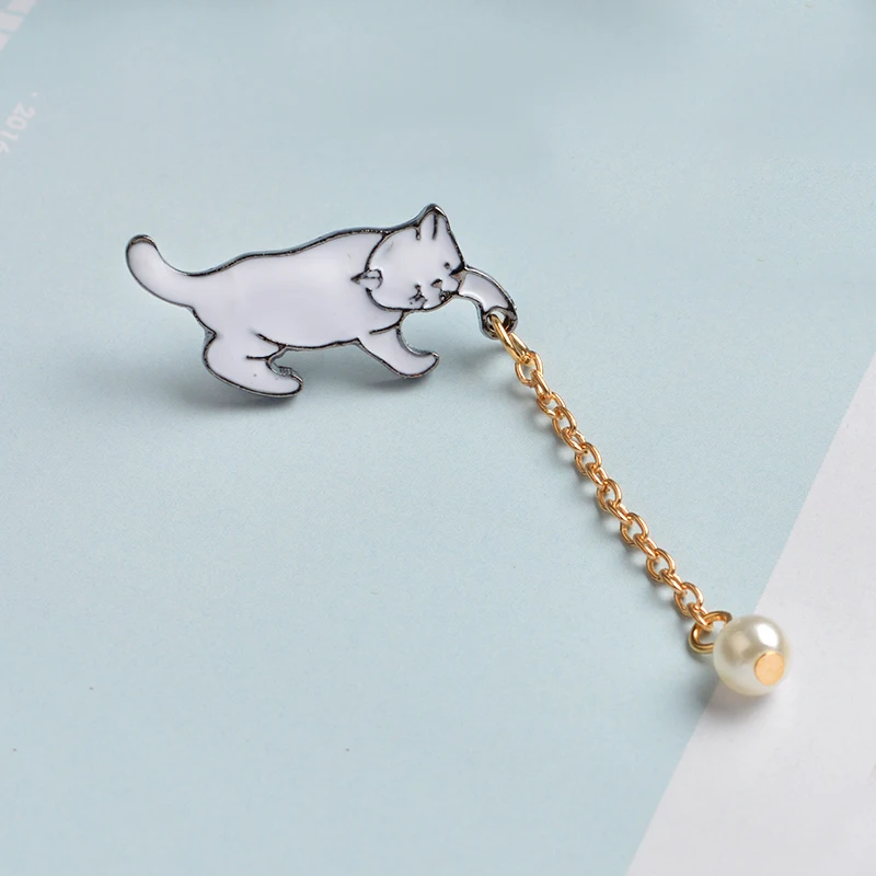 Cute Cartoon Cat Kitten Pearl Metal Brooch Pins with Chain DIY Button Pin Denim Jacket Pin Badge Jewelry Gift for Kids