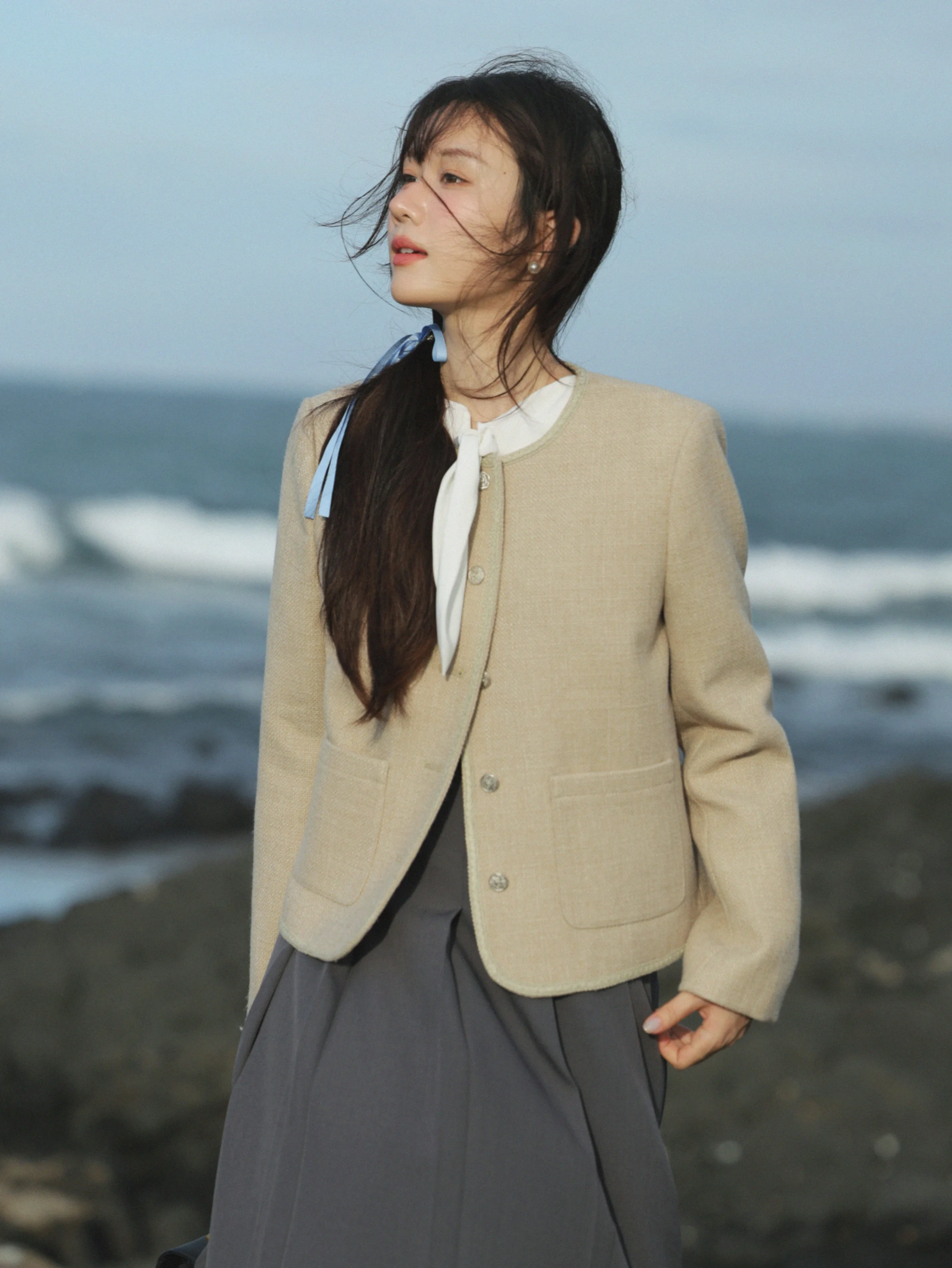 Elegant Tweed Cropped Jacket women Lady Spring Chic Round Neck Short Coat Textured Casual Outerwear French Style Daily Wear