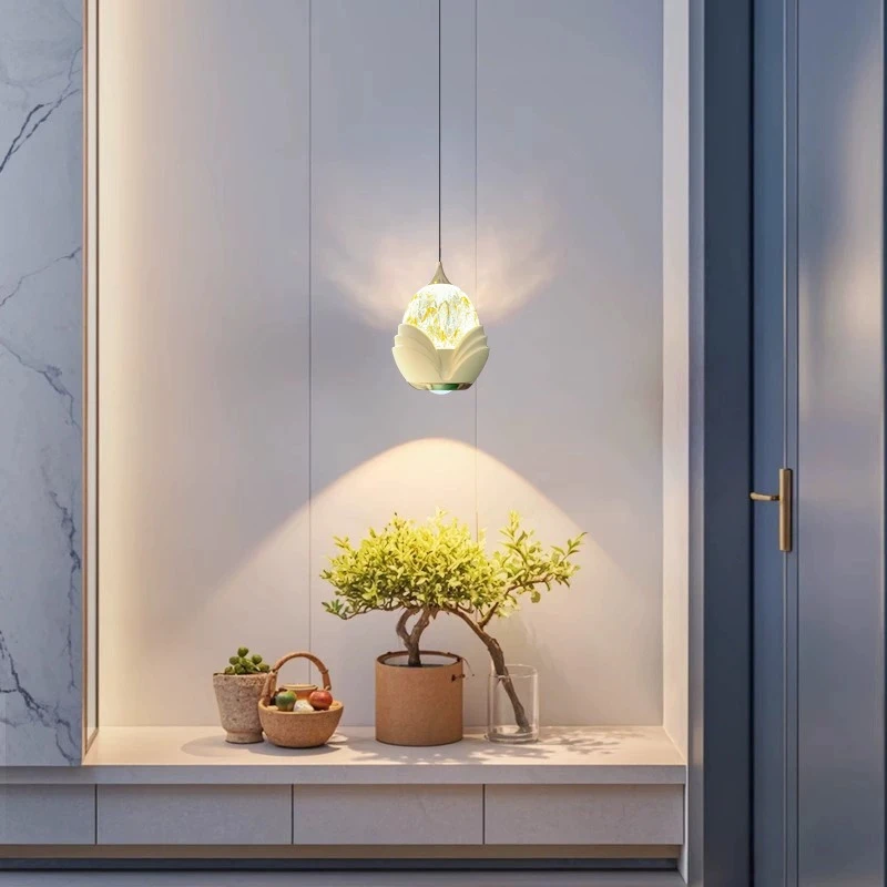 

High-end light luxury hand sweep lift master bedroom entrance snow mountain atmosphere small chandelier