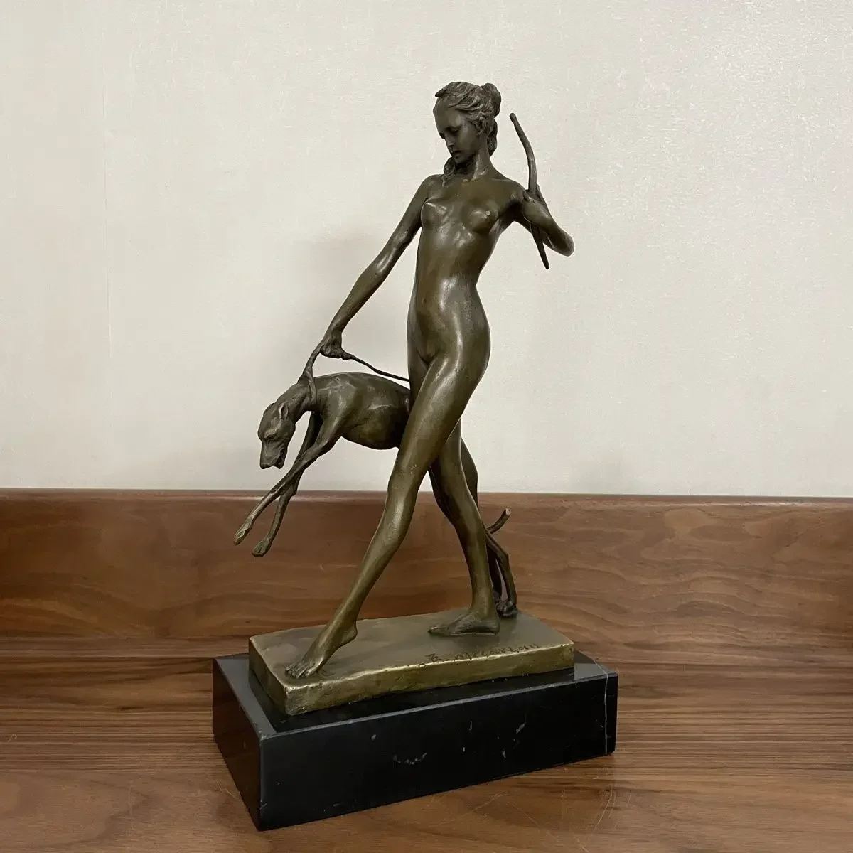 Bronze Hunting and Moon Goddess Sculpture Artemis Statue Figurine Bronze Greek Myth Sculpture For Home Decor Art Crafts
