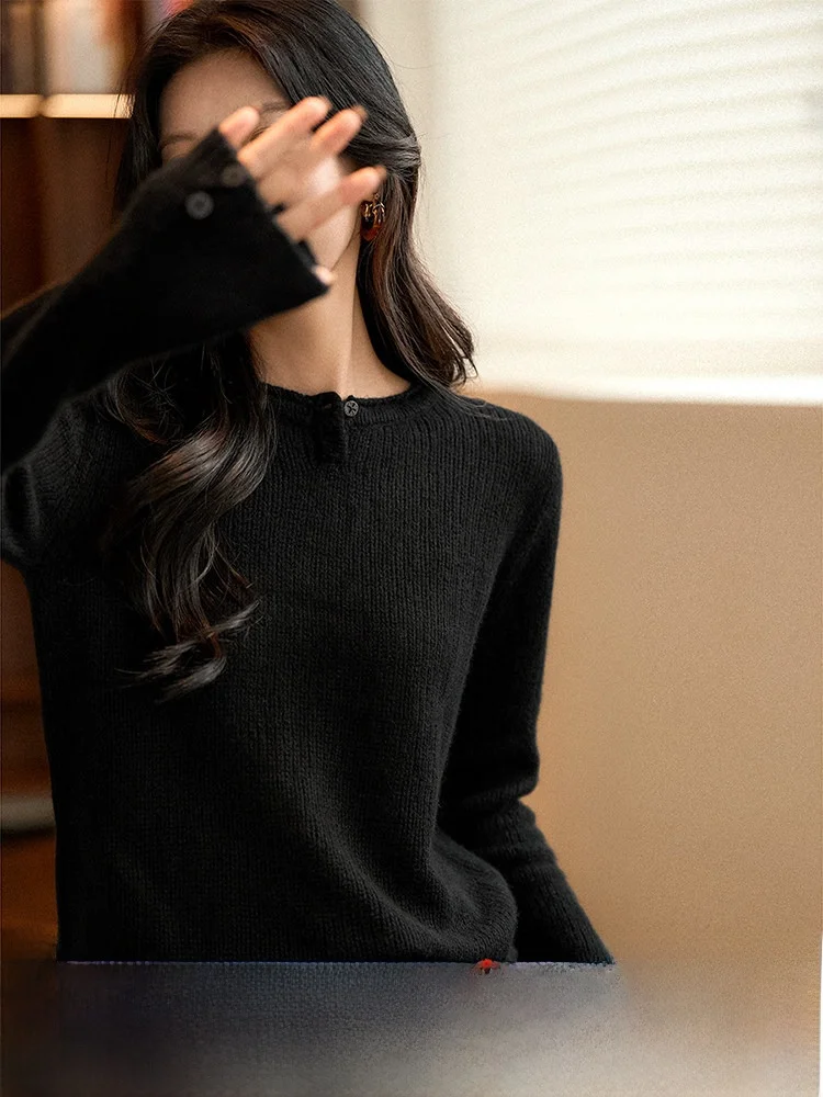 

Классический черный вязаный свитер с круглым вырезом и двумя пуговицами, мягкий, нежный, для женщин, для повседневной носки, для работы, в стиле кэжуал