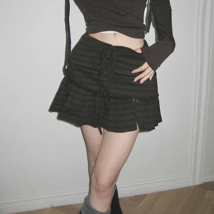 

Fashionable High-Waisted A-Line Skirt for Women Striped Half Skirt Chic Versatile Anti-Light Weight Loss Korean Style
