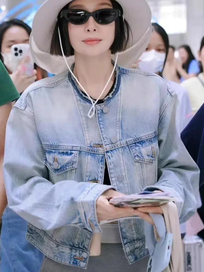 

Retro Style Short Denim Jacket Women's Casual Vintage Washed Outwear round Neck Long Sleeve No Inner Pockets Button Fastening