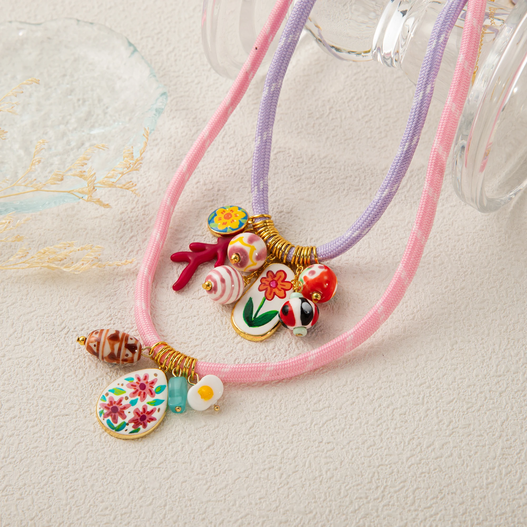 

New Fashionable Small Flower Multi Pendant Necklace Personalized and Popular Women's Necklace