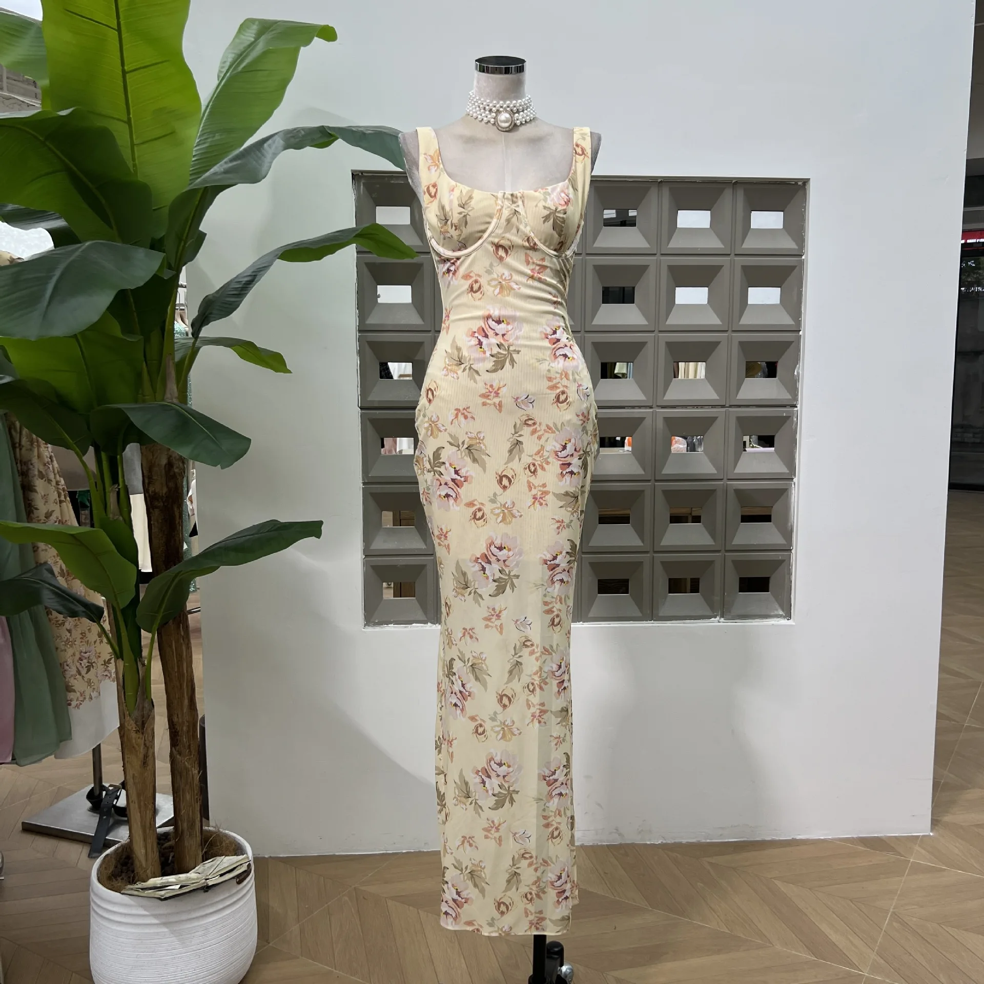 

Yellow Retro Floral Bodycon Holiday Dress 2025 Summer New Sleeveless High Waist Side Slit Maxi Dresses Fashion Elegant Gowns