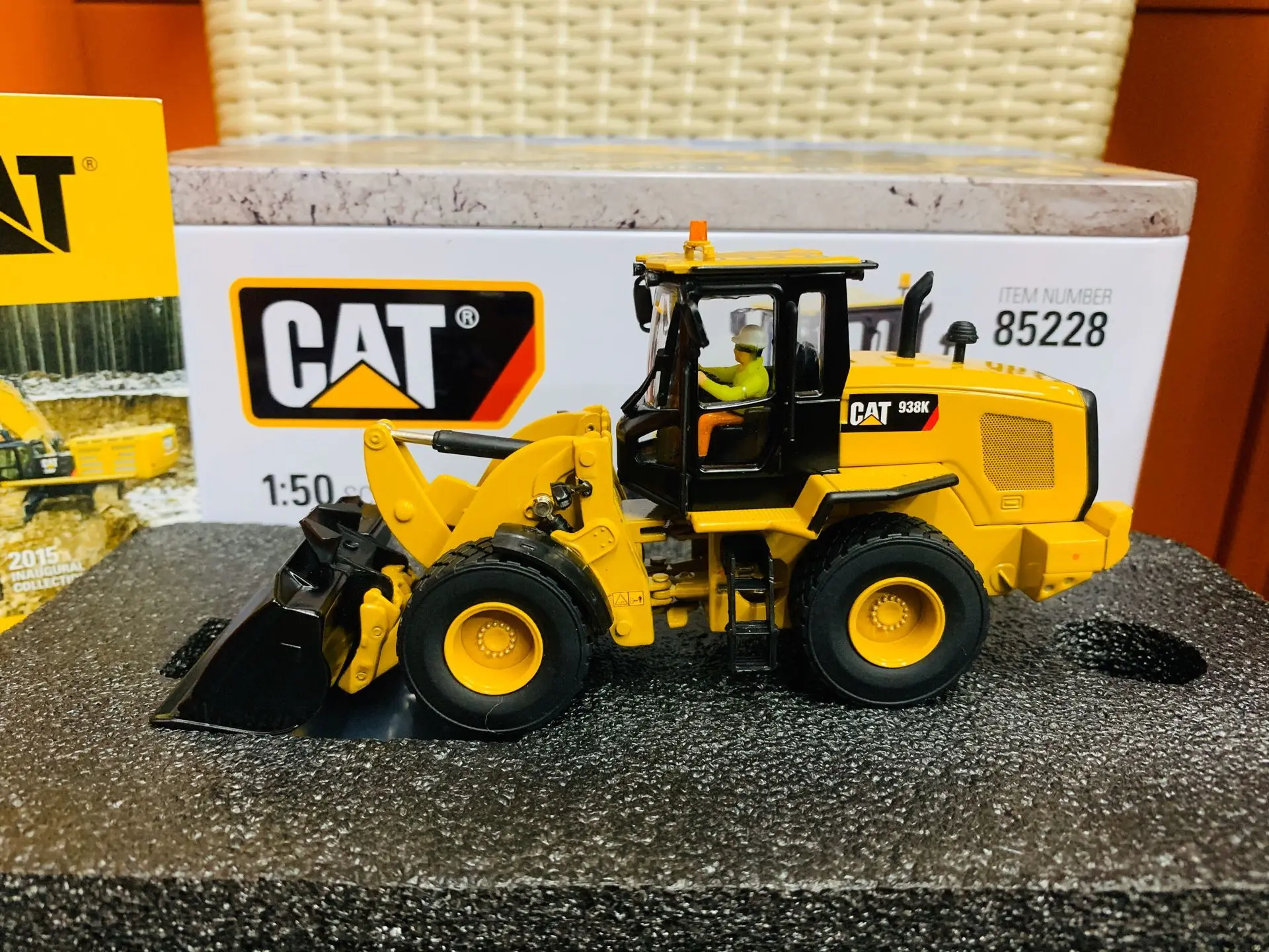 

938K Wheel Loader 1/50 Scale By DieCast Masters Model DM85228 New in Box