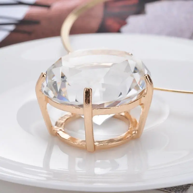Exaggerated Large Round Pendant Rhinestone Collar Necklace Metal Jewelry Gift Fashion Necklaces Punk Women Collar Choker Women