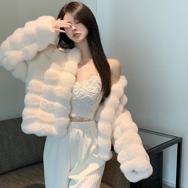 2024 Winter Fashion Faux Fur Coat Women Fashion Warm Feather Coats Cardigan Short Outercoat Lady Party Elegant Outfits New