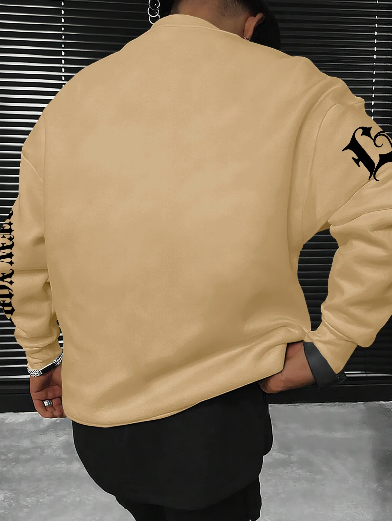 Übergroßer Herren-Sweatshirt mit überschnittenen Schultern, Brooklyn Gothic Slogan Textdruck, Street Pullover – Detail 9