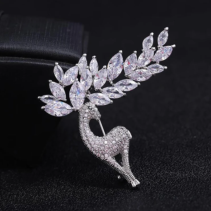Crystal Animal Shape Brooch Sika Deer Delicate Super Shiny Coat Coat Corsage Elk Pin Accessories Women-IIOO