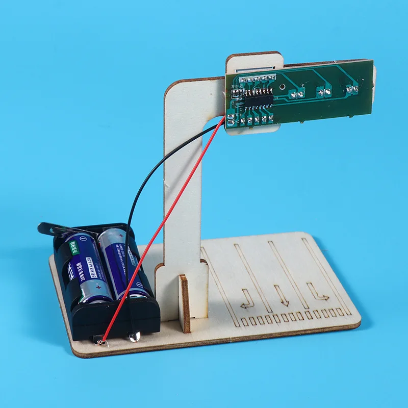 Kinder, Grundschüler, Technologieproduktion, Gizmo DIY handgefertigte Materialien, intelligentes Ampel-Signalleuchte D