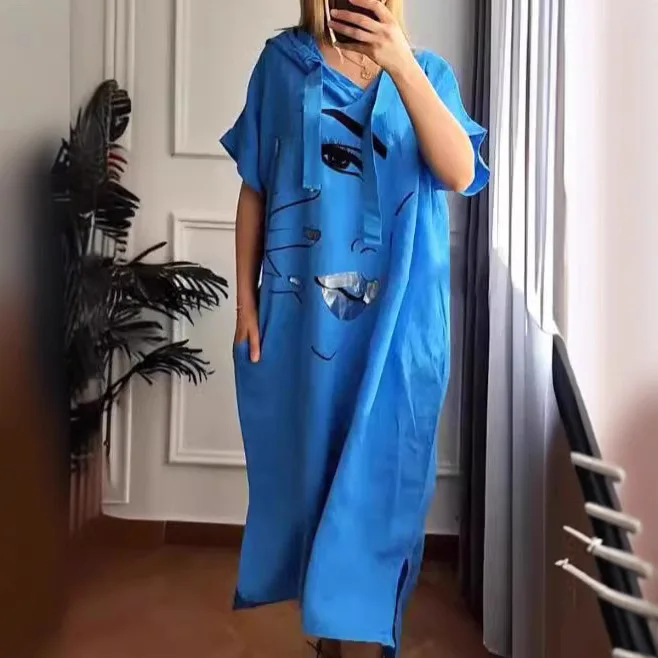 Sukienka damska z kapturem, luźna, w stylu miejskim, z nadrukiem termotransferowym na twarz, 2024