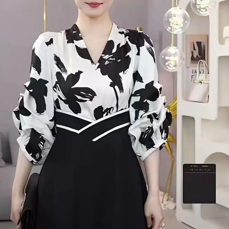 Elegant V-Neck Patchwork Midi Dress Female Clothing Commute 3/4 Sleeve Folds Spring Summer New French Style A-Line Waist Dresses