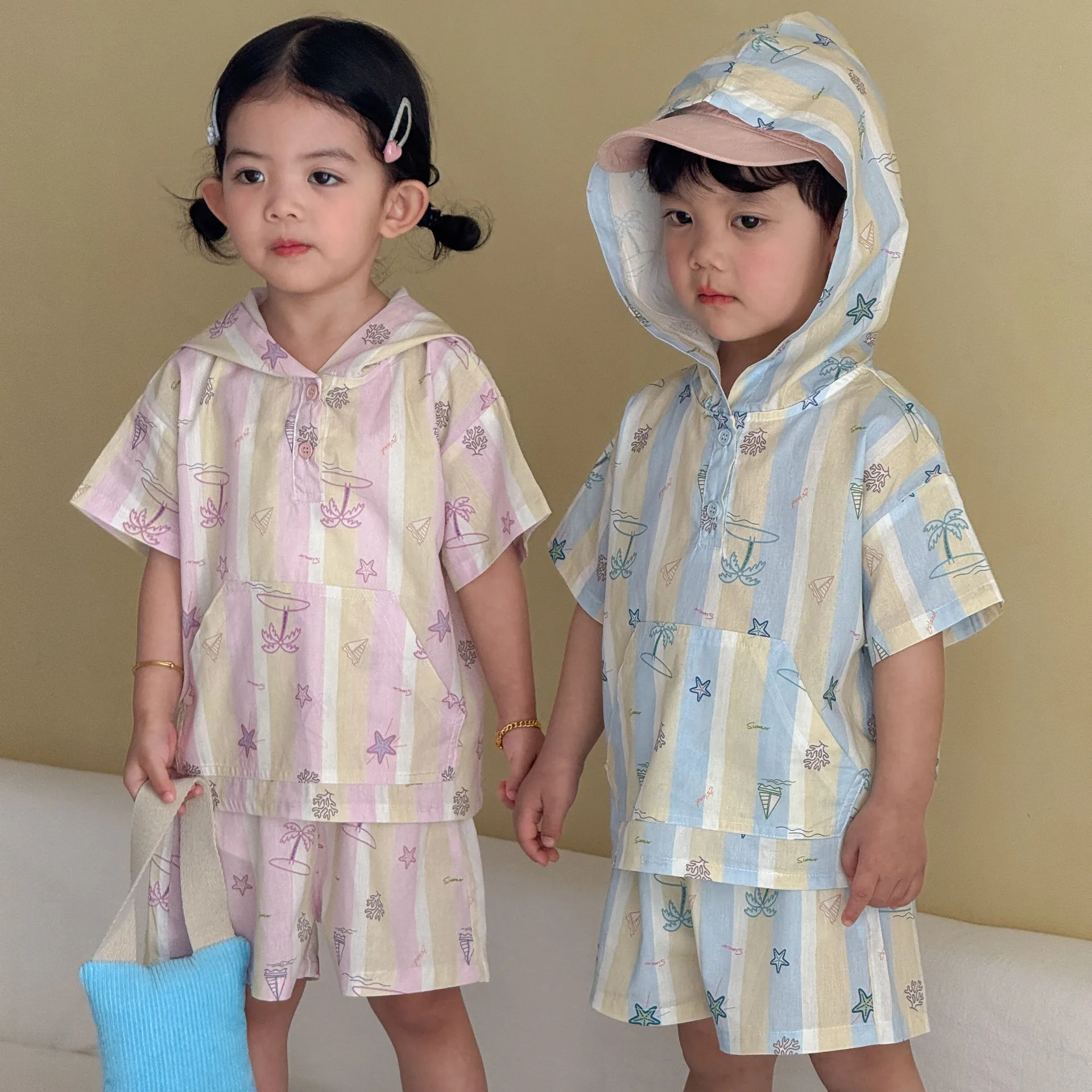 

2026 Summer New Children Short Sleeve Hooded T Shirts + Loose Shorts 2pcs Suit Kids Casual Striped Clothes Set Boys Girls Suit