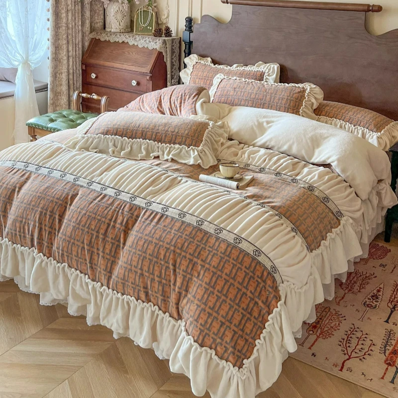 Winter French Retro Princess Style Thick Milk Velvet Bed Four Piece Set with Pleated Edge Duvet Cover and Velvet Fairy Bed Skirt