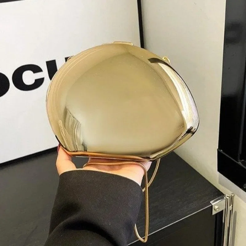 2024 New Niche Metal Shell Shape Clutch Bag Smooth Mirror Surface Silver Gold Women Evening Party Cute Purse Handbag