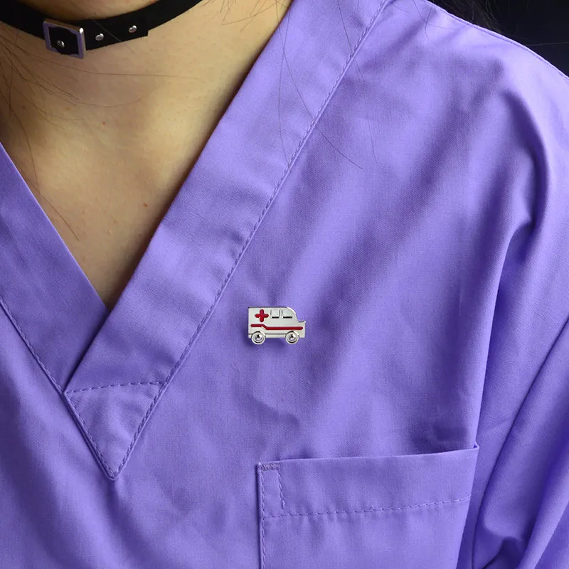 Ambulance broche rode kruis pins aangepaste medische sieraden voor MD arts verpleegkundige afstudeercadeau voor medische studenten