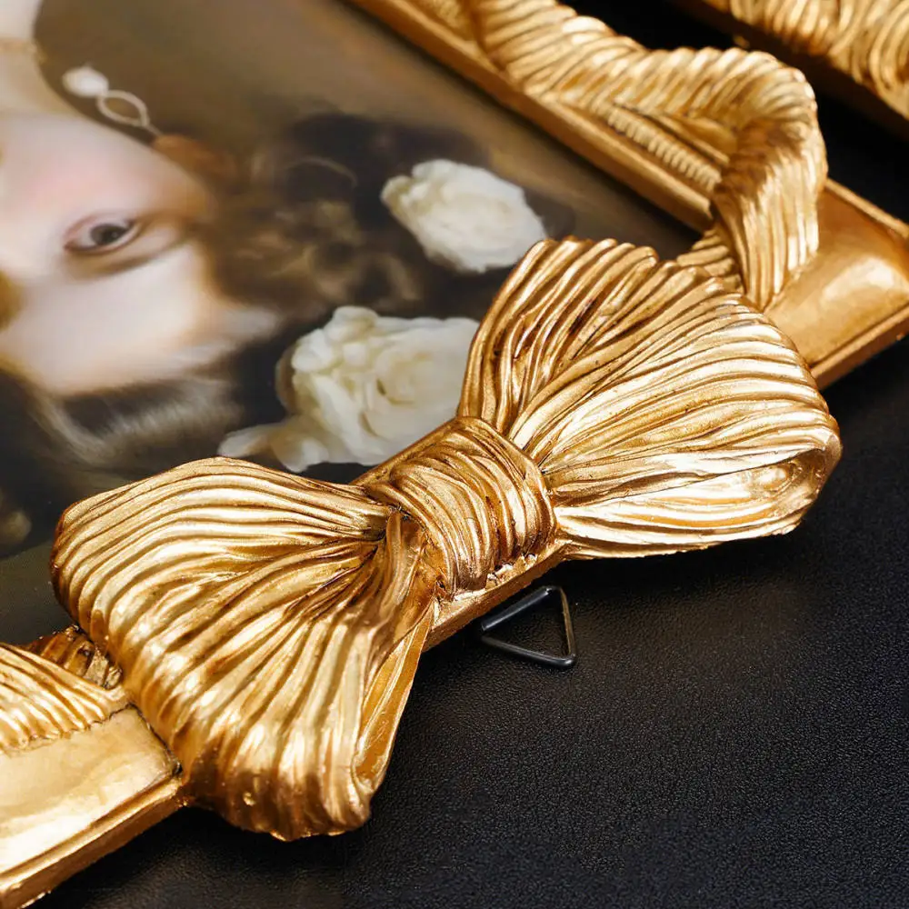 European Style Gold Picture Frame Vintage Embossed Resin Portrait Holder Wall Hanging Desktop Display For Home Interior